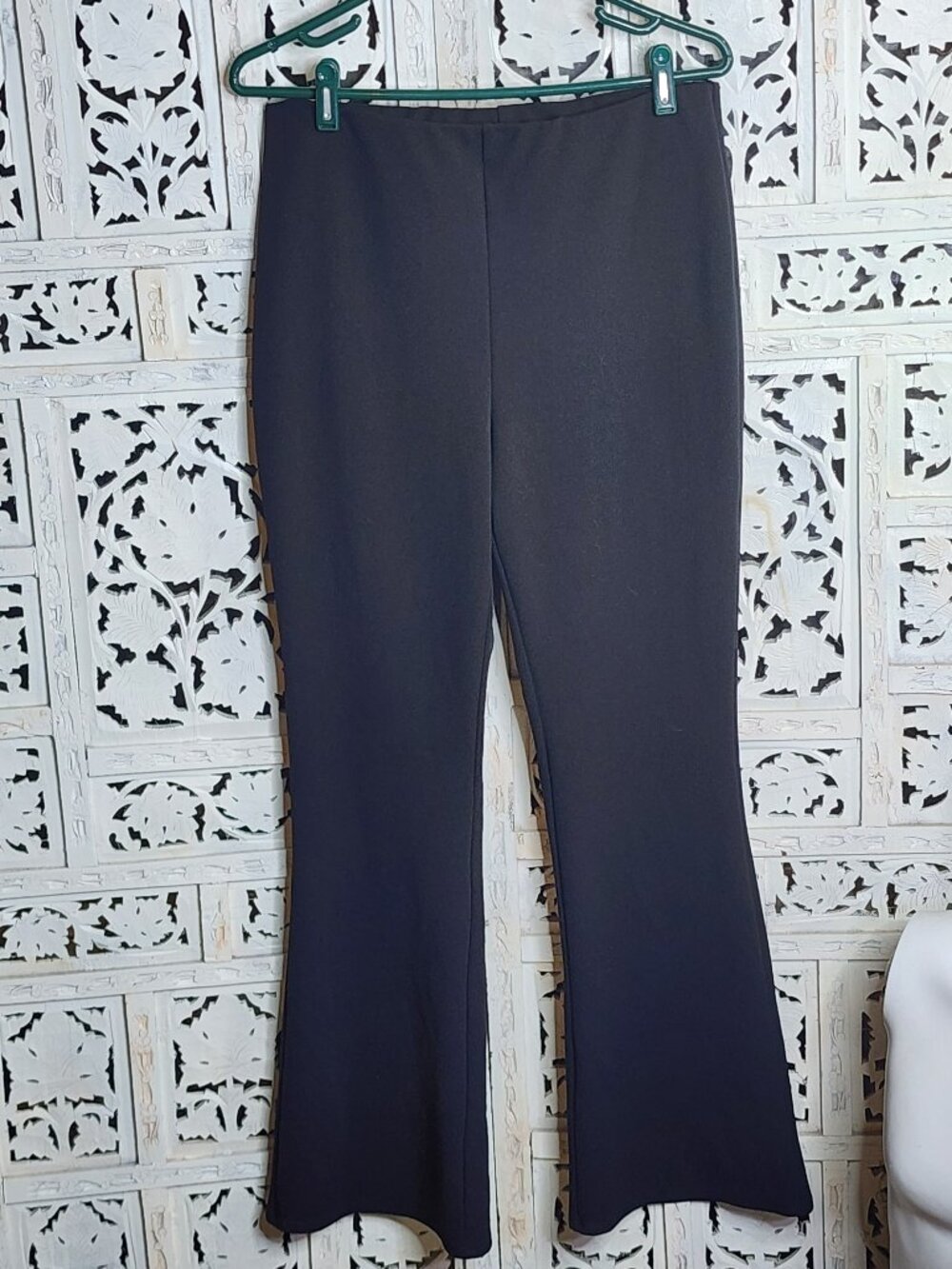 H&M Black Poly Elastane Flat Front No Seams High Waist Flare Jersey Legging Sz L